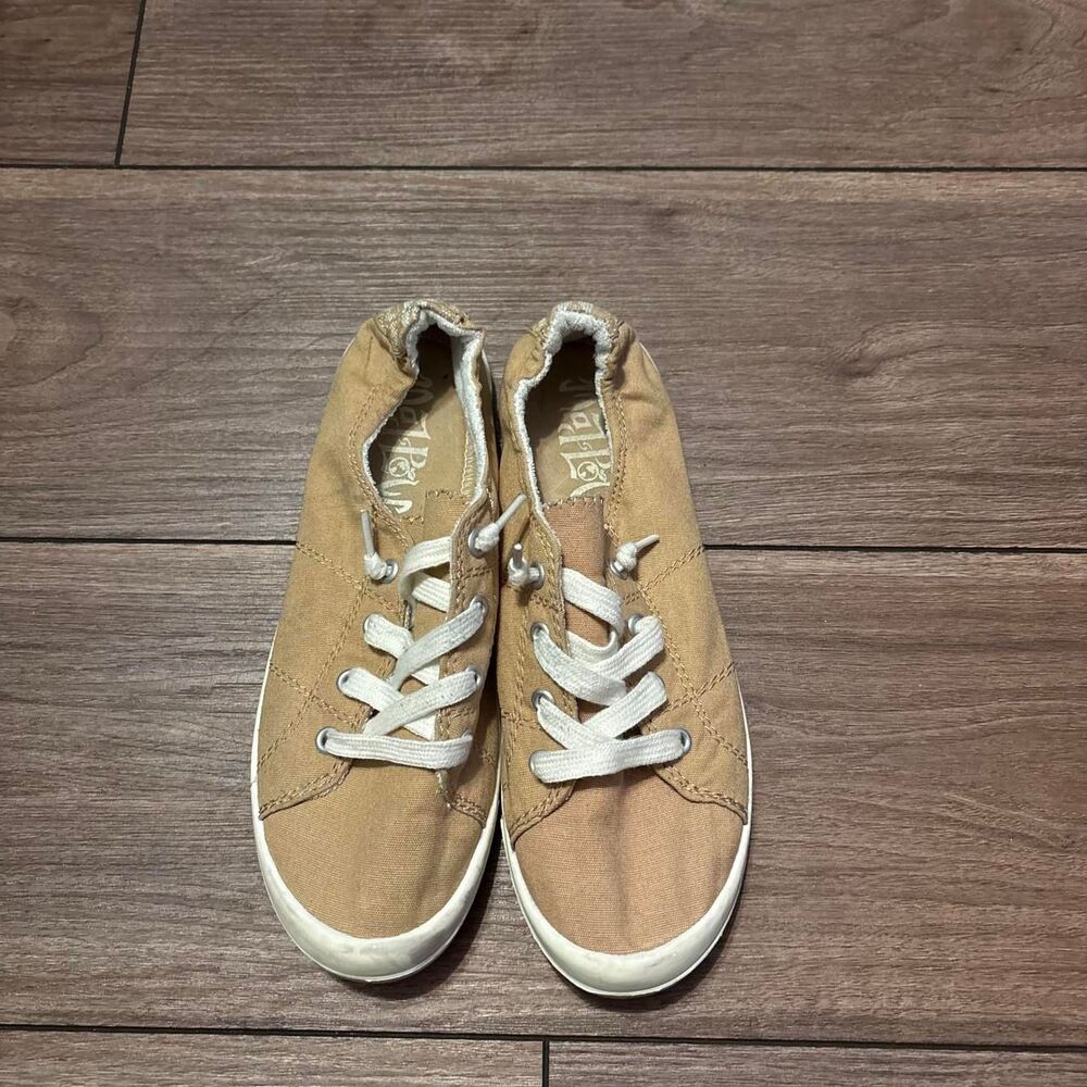 Roxy Women's Tan and Cream Trainers